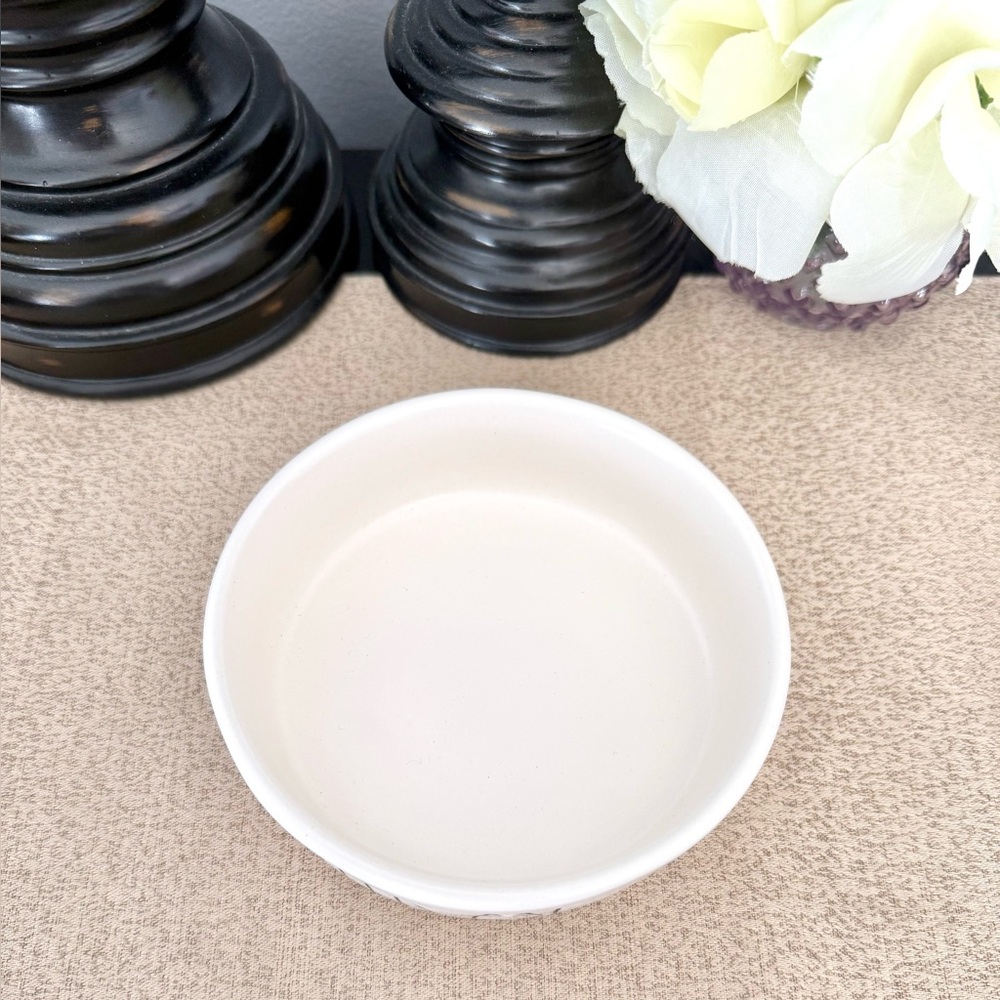 New Rae Dunn FEED ME Pet Ceramic Bowl - Picture 2 of 3